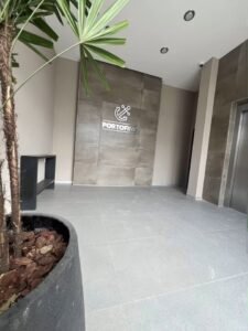 Hall de entrada del edificio Portofino